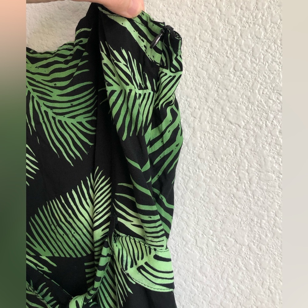 70s Millie Palm Batik Cropped Jumpsuit in Black and Green size 8 tropical - Picture 8 of 9